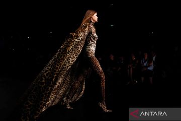 Koleksi Dolce & Gabbana Spring/Summer 2023 digelar di Milan Fashion Week