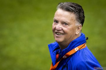 Van Gaal balas kritik negatif media Belanda soal taktik timnya