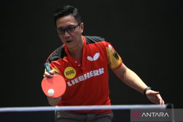 Turnamen tenis meja HUT ke-45 Pasar Modal