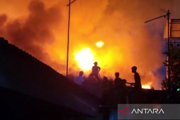 Belasan rumah hangus terbakar di Rappokaling Makassar