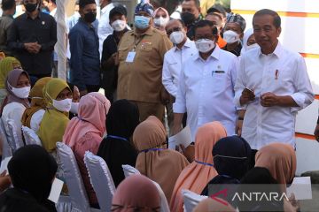 Presiden Jokowi sebut bansos akan ditambah jika APBN berlebih