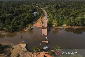 Jembatan di jalan raya Brazil ambruk tewaskan tiga orang