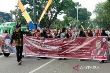 Parade 10 ribu ASN Jambi berbusana batik catat rekor MURI