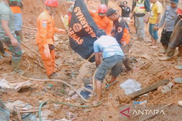 Basarnas temukan jasad korban ketujuh longsor tambang emas di Kotabaru