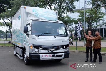 KTB dan B-Log kolaborasi uji coba truk listrik eCanter