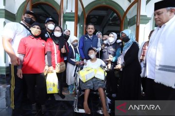 Pemkot Jaktim serahkan santunan bagi anak yatim di Matraman