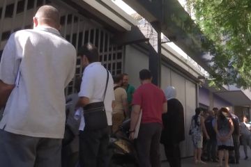 Bank-bank Lebanon buka lagi dengan keamanan ketat usai diserbu nasabah
