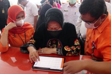 Mensos tinjau penyaluran BLT BBM di Banda Aceh
