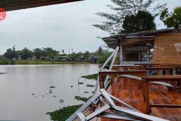 Banjir dan puting beliung melanda warga Pangkalpinang