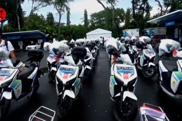 Menteri ESDM gaungkan penghematan energi lewat parade motor listrik