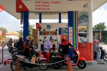 Pengamat nilai kenaikan harga BBM tak bisa dihindari