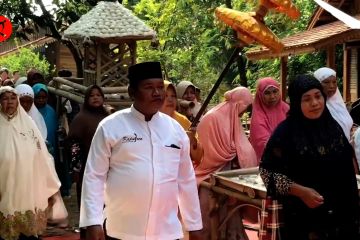 Tradisi Rebo Wekasan mengarak kue apem keliling kampung