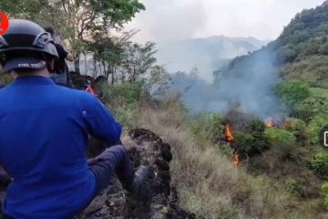 Hari ketiga, kebakaran di Taman Nasional Gunung Ciremai belum padam