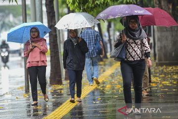 Jakarta Utara, Timur dan Selatan ada potensi hujan ringan Senin petang