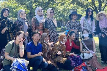 Warga Jepang ikut rayakan Hari Batik Nasional di Yokohama