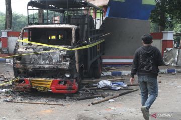 Wagub Riza mengatakan harus ada evaluasi terkait tragedi Kanjuruhan