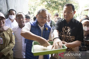 Mendag pantau harga dan distribusi beras di Pasar Induk Cipinang