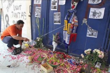 Di pintu Stadion Kanjuruhan ditemukan korban paling banyak