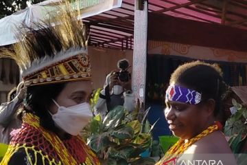 Menteri PPPA puji keunikan Suku Arfak di Papua Barat