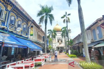 Menyambangi kompleks Masjid Sultan Singapura