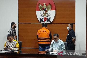 KPK menahan tersangka penyuap Hakim Agung Sudrajad Dimyati