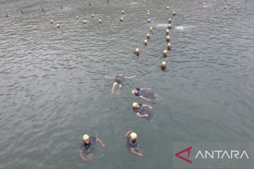 Lantamal Padang gelar "water trappen" meriahkan HUT Ke-77 TNI