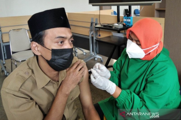 100 persen tenaga pendidik tingkat dasar Banda Aceh sudah divaksinasi