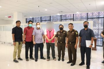 DJP serahkan tersangka pengemplang Rp3,24 miliar pajak ke Kejati Riau