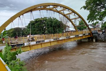 BPBD Mataram ingatkan warga di pinggir sungai waspada banjir