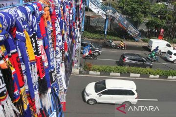 Aksi Gantung Syal Aremania