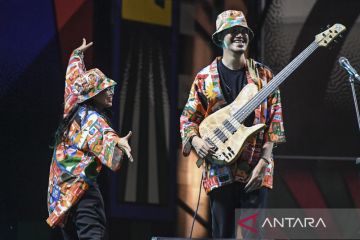 Aksi Endah N Rhesa pada hari pertama Synchronize Fest 2022