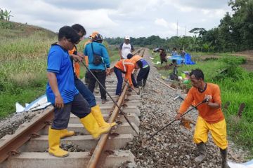 KAI minta maaf atas keterlambatan perjalanan imbas jalur ambles