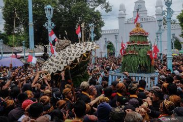 Tradisi Grebeg Maulid Solo