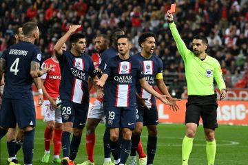 Sepuluh pemain PSG selamatkan satu poin di Reims