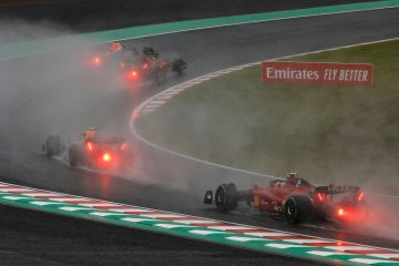 Cuaca buruk dan insiden lap pertama tunda GP Jepang