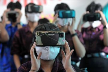 Siswa belajar melalui virtual reality
