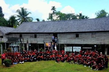 Mahasiswa UPR pelajari arsitektur rumah adat Betang Toyoi