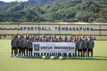 Papua Football Academy berlatih di ketinggian Tembagapura