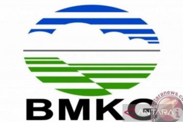 BMKG ingatkan potensi hujan dan angin kencang di Jakarta Senin