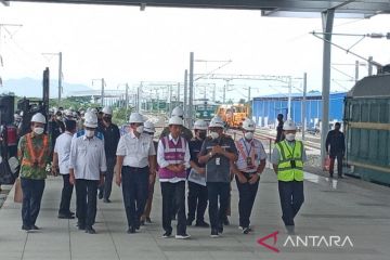 Presiden Jokowi yakin kereta cepat Jakarta-Bandung kuatkan daya saing