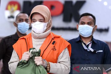 KPK periksa tersangka PNS Mahkamah Agung Elly Tri