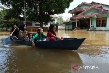 Banjir merendam 104 desa di Sintang Kalbar