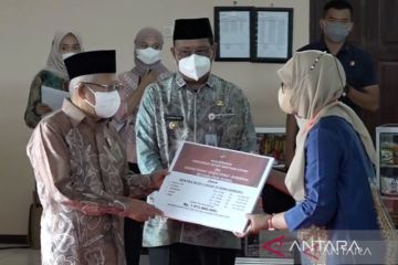 Wapres menyerahkan bantuan rehabilitasi sosial di Kalsel