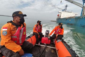 Tim SAR gabungan evakuasi enam nelayan tenggelam di perairan Kebumen