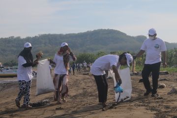 Wamen KLHK ajak masyarakat minimalisasi sampah di Labuan Bajo