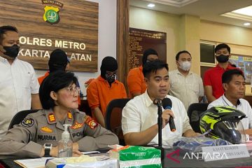 Polrestro Jaksel tangkap tiga pelaku pencurian di toko Ruben Onsu