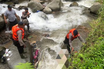 Siswi Depok hanyut di Puncak Bogor ditemukan usai lima hari pencarian