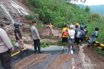 Alih fungsi lahan diduga penyebab longsor di Lombok Utara