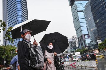 BMKG: Hujan disertai angin kencang guyur Jakarta Selatan-Jakarta Barat