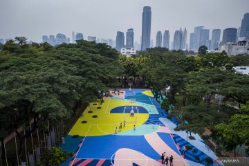 Warna-warni mural gelora ragam di taman Menteng